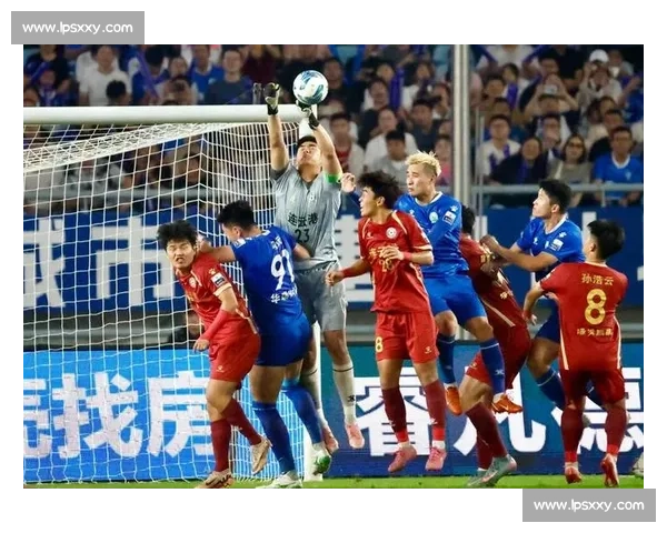 苏超决战：淮安草根带伤死磕南通，拼至终场燃爆 3 万人