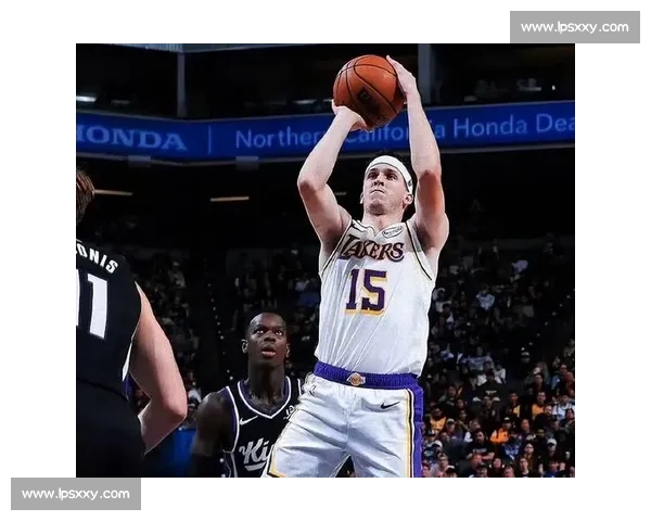 里夫斯 51+11+9 创生涯新高 湖人擒国王获两连胜